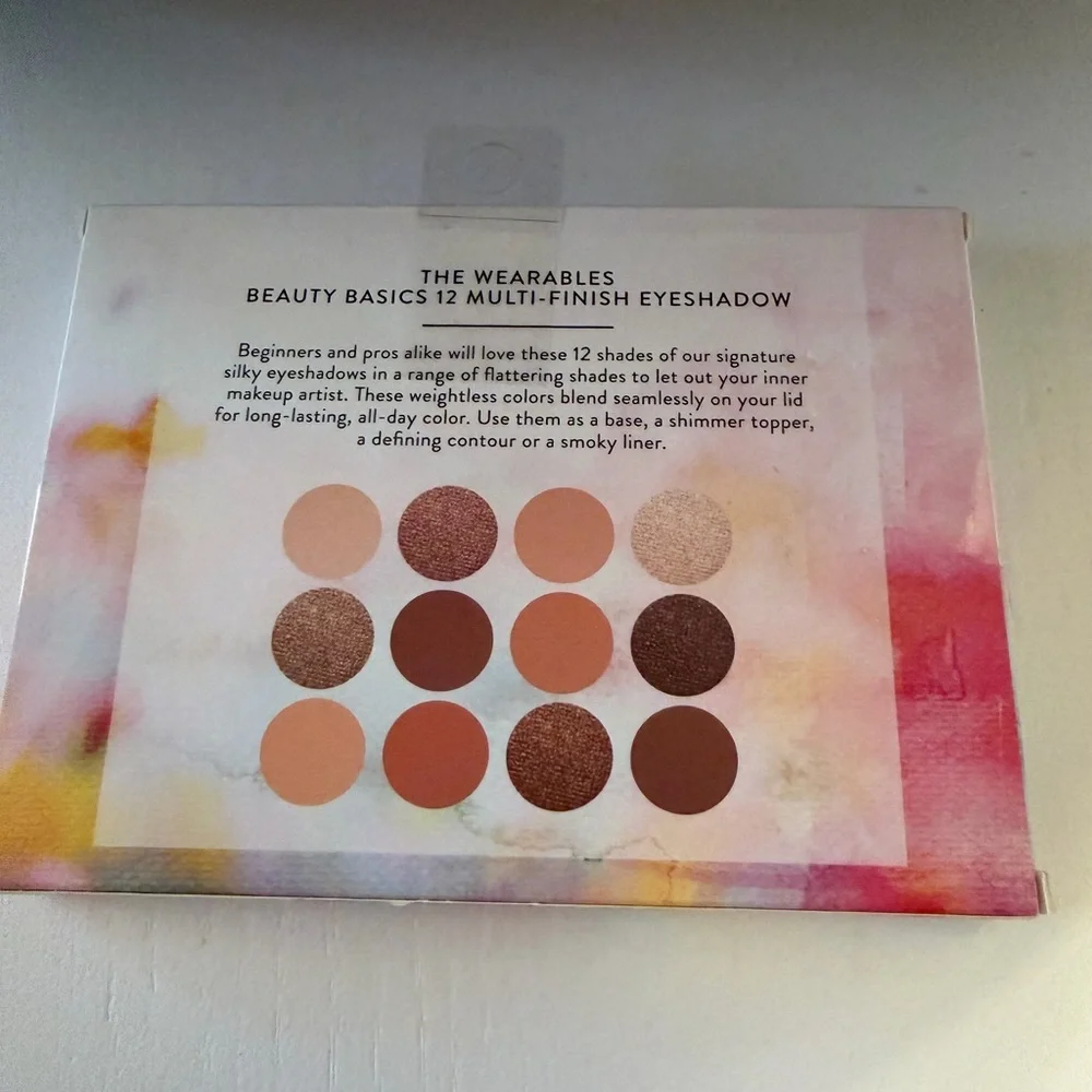 Laura Geller NEW IN BOX Beauty Basics 12 Multi-Finish Eyeshadow Palette